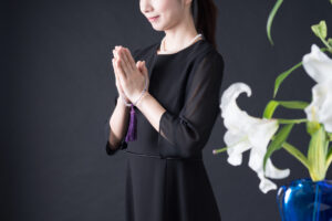 お葬式で恥をかかないための喪主の身だしなみと持ち物を確認しよう